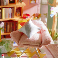 Cargar imagen en el visor de la galería, Casa Miniatura Ático de Dora