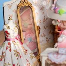Cargar imagen en el visor de la galería, Casa Miniatura - Sastrería de Elsa