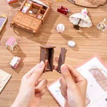 Cargar imagen en el visor de la galería, Casa Miniatura - Sastrería de Elsa