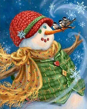 Cargar imagen en el visor de la galería, Punto De Cruz Diamante - Punto De Cruz Diamante - Muñeco De Nieve Y Una Chaqueta Verde - Figuredart - Invierno Paisajes Punto De Cruz