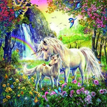 Cargar imagen en el visor de la galería, Punto De Cruz Diamante - Punto De Cruz Diamante - Unicornio Y Desayuno En Un Campo Florido - Figuredart - Mascotas Punto De Cruz Diamante