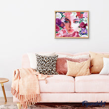 Cargar imagen en el visor de la galería, Punto de Cruz Diamante - Diamond Painting - Cara y flores 40x50cm con bastidor montado