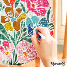 Cargar imagen en el visor de la galería, Diamond Painting en Disco de Madera - Abrazo de María
