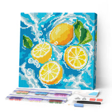 Cargar imagen en el visor de la galería, Pintar por numeros Figured'Art - Mini Diamond Painting 25x25cm - Brisa de cítricos
