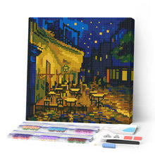 Cargar imagen en el visor de la galería, Pintar por numeros Figured'Art - Mini Diamond Painting 25x25cm - Van Gogh - Terraza de café por la noche