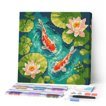 Cargar imagen en el visor de la galería, Pintar por numeros Figured'Art - Mini Diamond Painting 25x25cm - Estanque de koi
