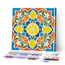 Cargar imagen en el visor de la galería, Pintar por numeros Figured'Art - Mini Diamond Painting 25x25cm - Mandala cítrico