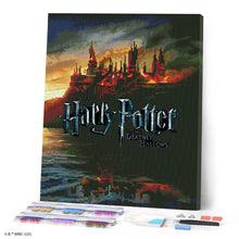 Cargar imagen en el visor de la galería, Diamond Painting - Hogwarts en llamas - Harry Potter 40x50cm con bastidor montado