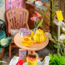 Cargar imagen en el visor de la galería, Casa Miniatura Patio de Té Elegante