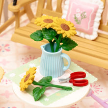 Cargar imagen en el visor de la galería, Casa Miniatura - Terraza de descanso soleado