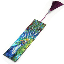 Cargar imagen en el visor de la galería, Marcadores de libros Diamond Painting Diseño Pavo Real