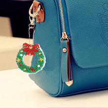 Cargar imagen en el visor de la galería, Llavero Diamond Painting Navidad 21 Piezas