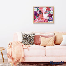 Cargar imagen en el visor de la galería, Pintar por números Cara y flores Figured'Art Intermedio Novedades Flores Retrato Mujer