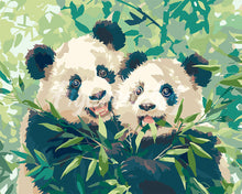 Cargar imagen en el visor de la galería, Pintar por numeros Figured&#39;Art - Pandas Comiendo Bambú