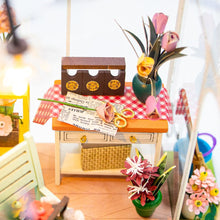 Cargar imagen en el visor de la galería, Casa Miniatura Flor Soleada
