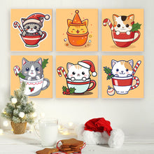 Cargar imagen en el visor de la galería, Mini Pintar por números 15x15cm (6 piezas) - Gatos de Navidad en Tazas
