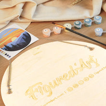 Cargar imagen en el visor de la galería, Pintar por Números en Disco de Madera - Mandala navideño