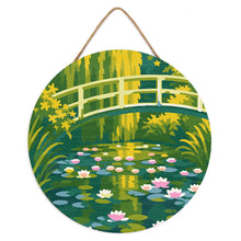 Cargar imagen en el visor de la galería, Pintar por Números en Disco de Madera - Nenúfares y puente japonés - Monet