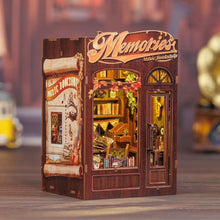 Cargar imagen en el visor de la galería, Book Nook - Librería de Música y Recuerdos