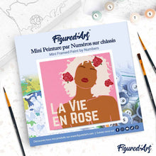 Cargar imagen en el visor de la galería, Mini Pintura por Números 20x20cm con bastidor La vida en rosa