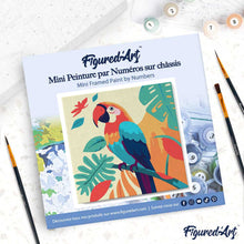 Cargar imagen en el visor de la galería, Mini Pintura por Números 20x20cm con bastidor Loro Tropical