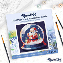 Cargar imagen en el visor de la galería, Mini Pintura por Números 20x20cm con bastidor Santa en Bola de Nieve