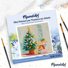 Cargar imagen en el visor de la galería, Mini Pintura por Números 20x20cm con bastidor - Árbol de Navidad y chimenea