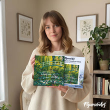 Cargar imagen en el visor de la galería, Mini Pintura por Números 20x20cm con bastidor - Nenúfares y puente japonés - Monet