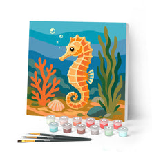 Cargar imagen en el visor de la galería, Pintar por numeros Figured'Art - Mini Pintura por Números 20x20cm con bastidor - Caballito de mar