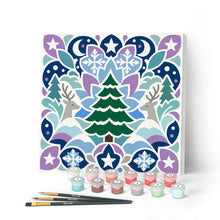 Cargar imagen en el visor de la galería, Pintar por numeros Figured'Art - Mini Pintura por Números 20x20cm con bastidor - Mandala navideño