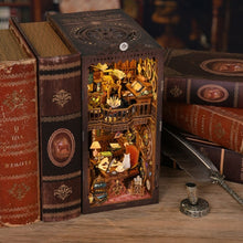 Cargar imagen en el visor de la galería, Book Nook - Biblioteca de las Maravillas
