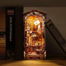 Cargar imagen en el visor de la galería, Book Nook - Mundo Mágico
