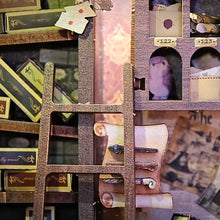 Cargar imagen en el visor de la galería, Book Nook - Tienda de Varitas Mágicas