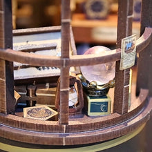 Cargar imagen en el visor de la galería, Book Nook - Tienda de Varitas Mágicas