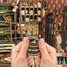 Cargar imagen en el visor de la galería, Book Nook - Tienda de Varitas Mágicas