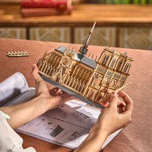 Cargar imagen en el visor de la galería, Puzzle 3D - Catedral de París