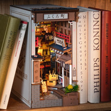 Cargar imagen en el visor de la galería, Book Nook Callejón del Vino Sakura