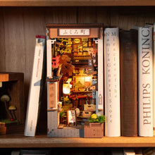 Cargar imagen en el visor de la galería, Book Nook Callejón del Vino Sakura