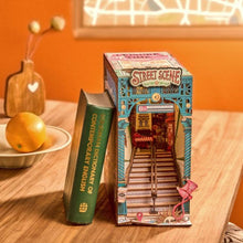 Cargar imagen en el visor de la galería, Book Nook - Escena de calle
