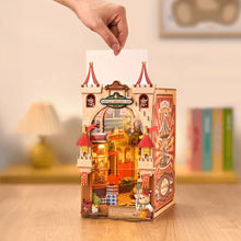 Cargar imagen en el visor de la galería, Book Nook - Parque de atracciones de cuento de hadas