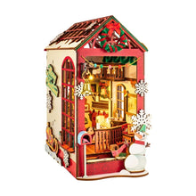 Cargar imagen en el visor de la galería, Book Nook Escena Navideña en Casa