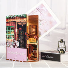 Cargar imagen en el visor de la galería, Book Nook - Tienda de Comestibles Japonesa