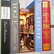 Cargar imagen en el visor de la galería, Book Nook - Tienda de Comestibles Japonesa