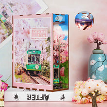 Cargar imagen en el visor de la galería, Book Nook - Viaje de Sakura