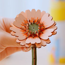 Cargar imagen en el visor de la galería, Puzzle 3D - Gerbera naranja claro
