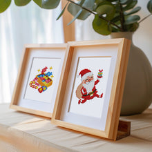 Cargar imagen en el visor de la galería, Mini Diamond Painting 15x20cm (2 piezas) - Jugo de Tomate y Papá Noel