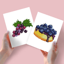 Cargar imagen en el visor de la galería, Mini Diamond Painting 15x20cm (2 piezas) - Uvas y Tarta de Arándanos