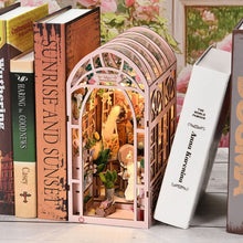 Cargar imagen en el visor de la galería, Book Nook - Mini Invernadero