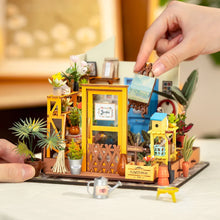 Cargar imagen en el visor de la galería, Casa Miniatura La casa de las flores de Cathy