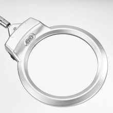 Cargar imagen en el visor de la galería, Lupa Diamond Painting con accesorio lámpara LED